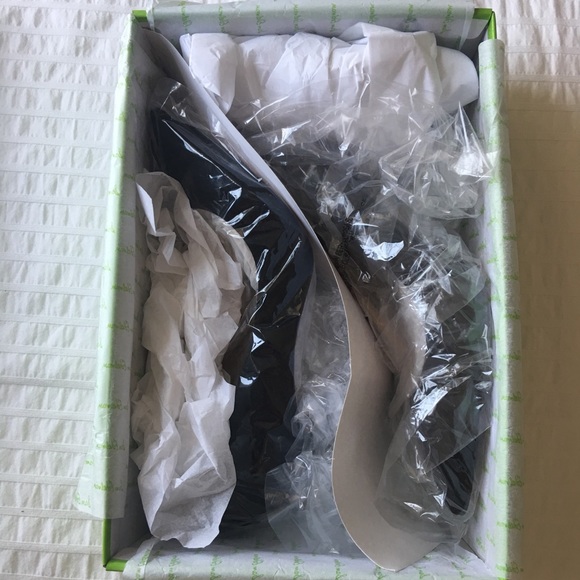 Sam Edelman - Hazel, Black Sudede size 7 - Picture 3 of 8